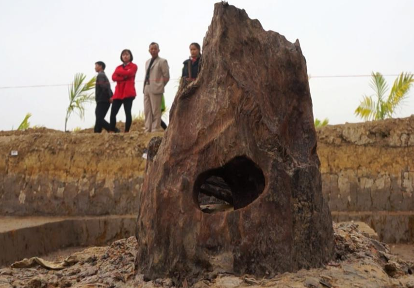 Nguoi dan do ve bai coc nghin nam tham quan hinh anh