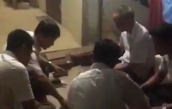 Bi thu xa danh bac bi cach het chuc vu trong Dang hinh anh