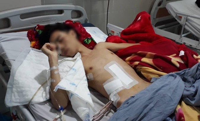 Nam sinh lop 12 goi nguoi dam ban cung truong nguy kich hinh anh