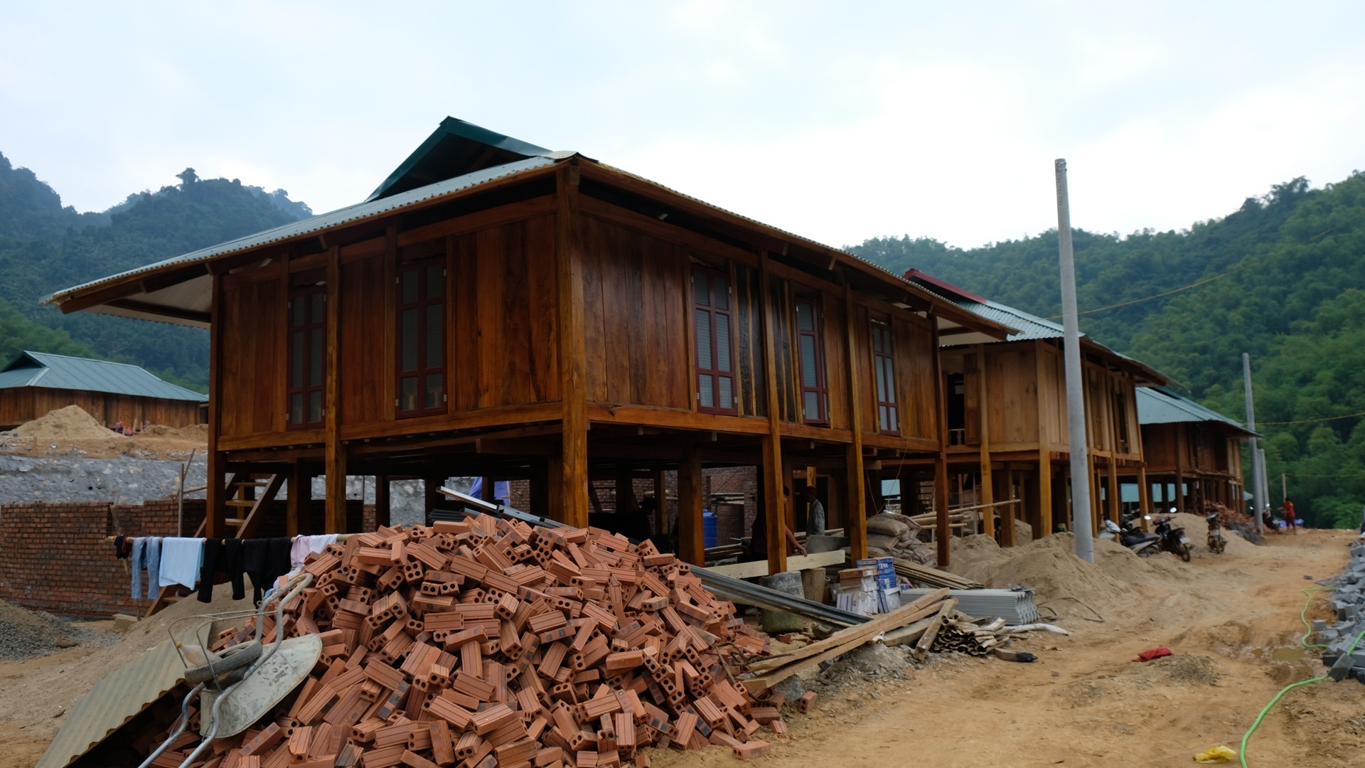 Sa Na co nha moi sau lu anh 3