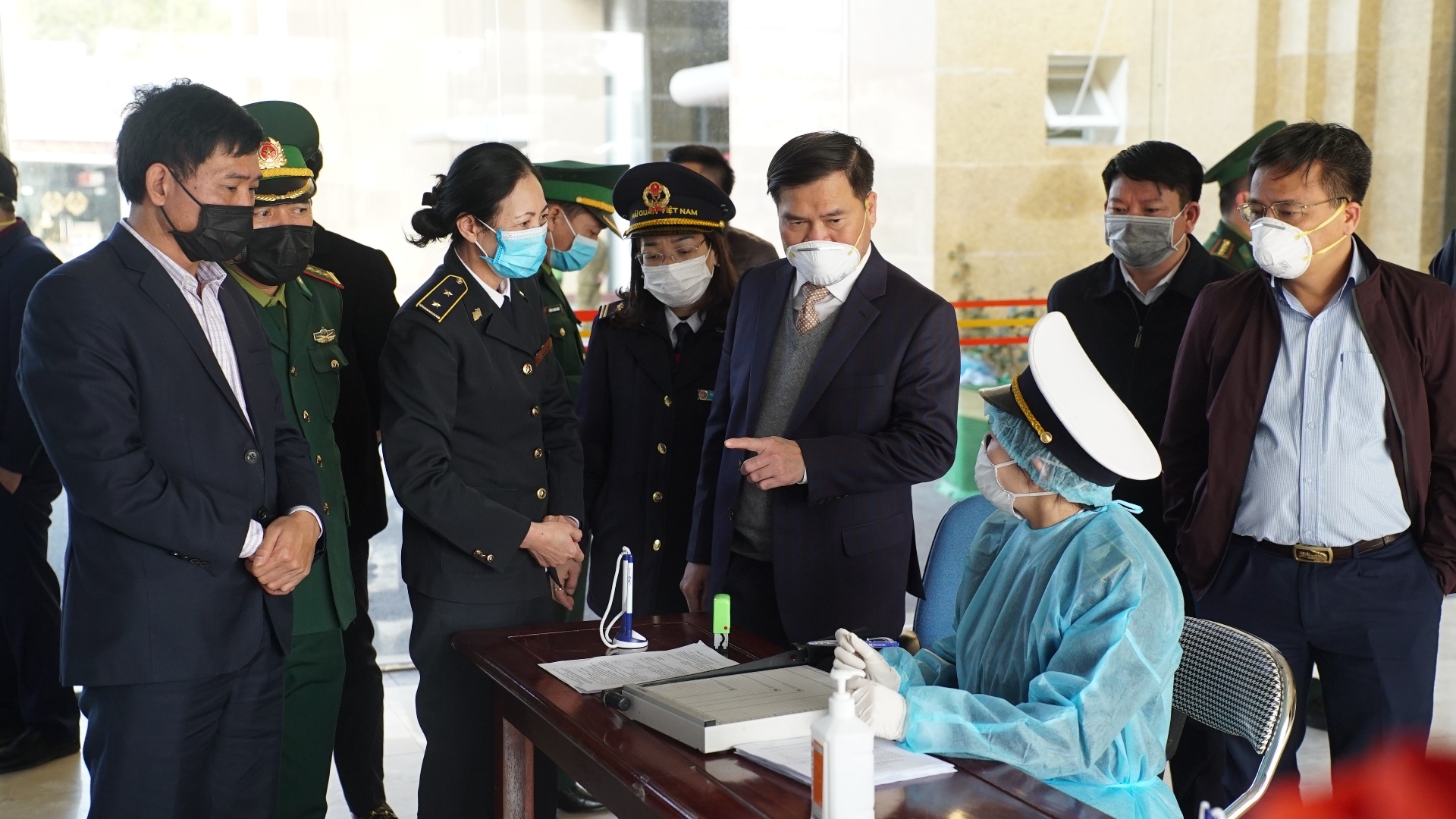 xuyen Tet chong dich anh 5