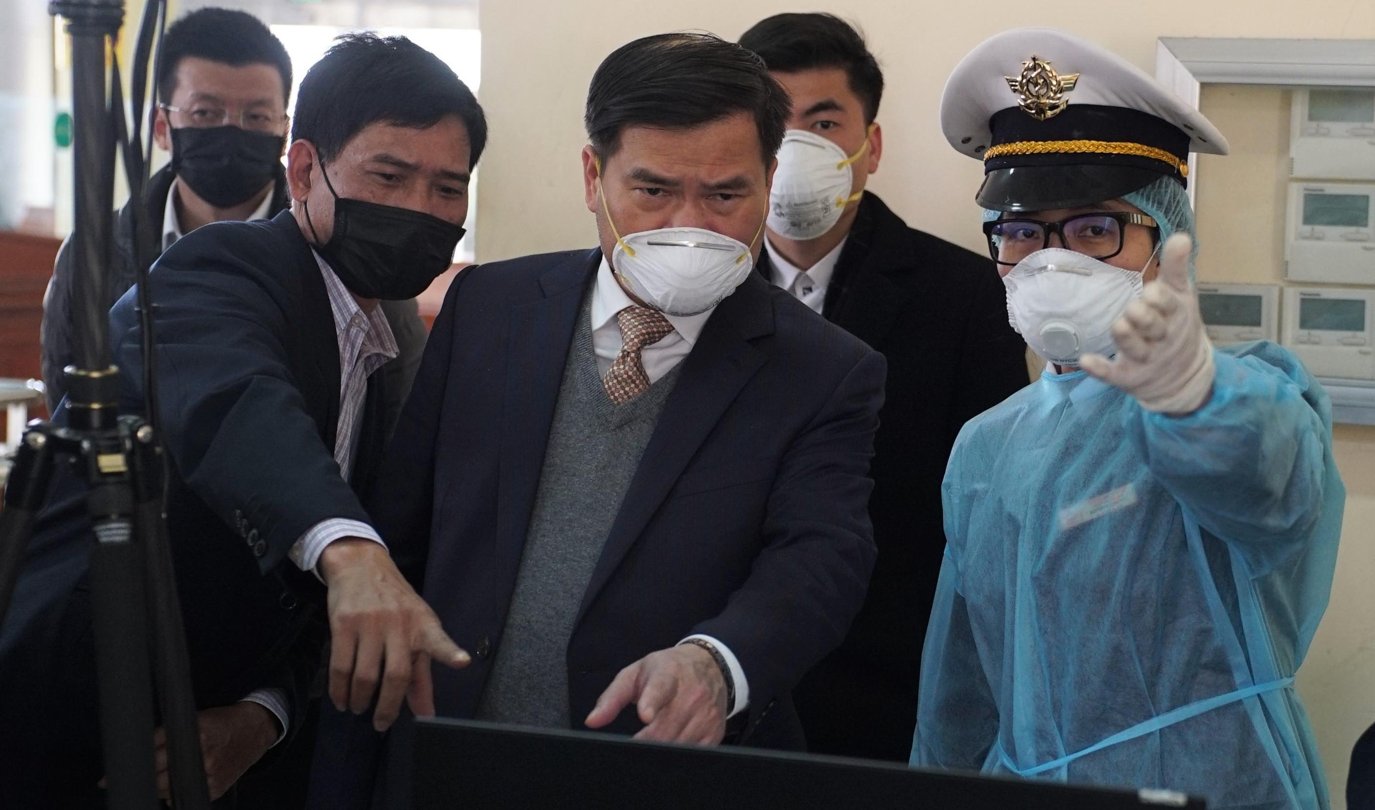 cua khau Mong Cai vang lang anh 10