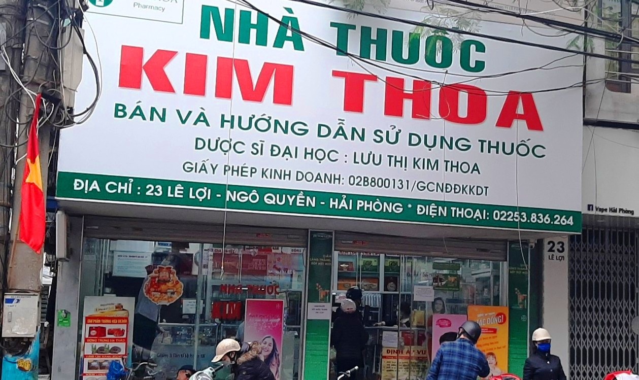 Phat kich khung nha thuoc ban khau trang voi gia gap 16 lan hinh anh