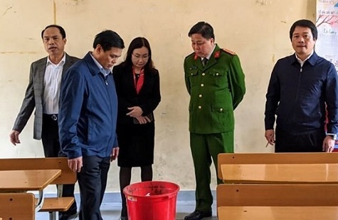 hieu truong lo la chong dich corona anh 1