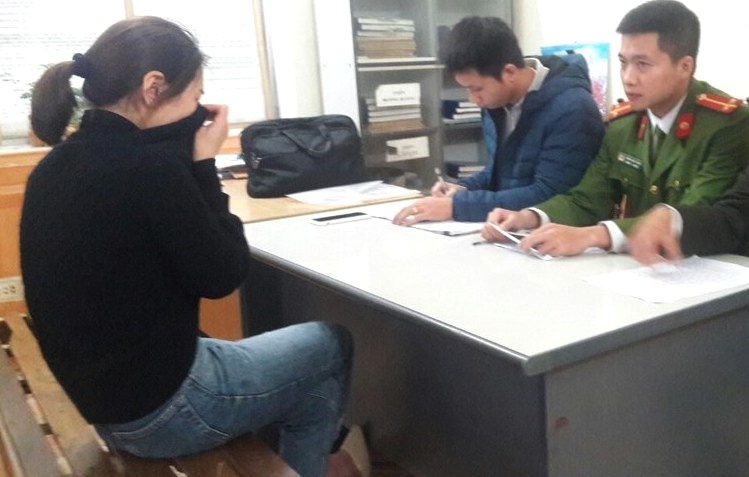 Co gai 27 tuoi bi phat vi tung tin gia ve dich virus corona hinh anh