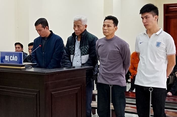 Ke cam dau nhom tan cong canh sat o bien Hai Tien anh 1