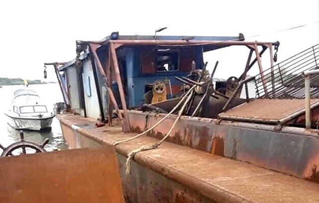 Thua bac, thanh nien ru ban di trom tau thuy 400 tan hinh anh