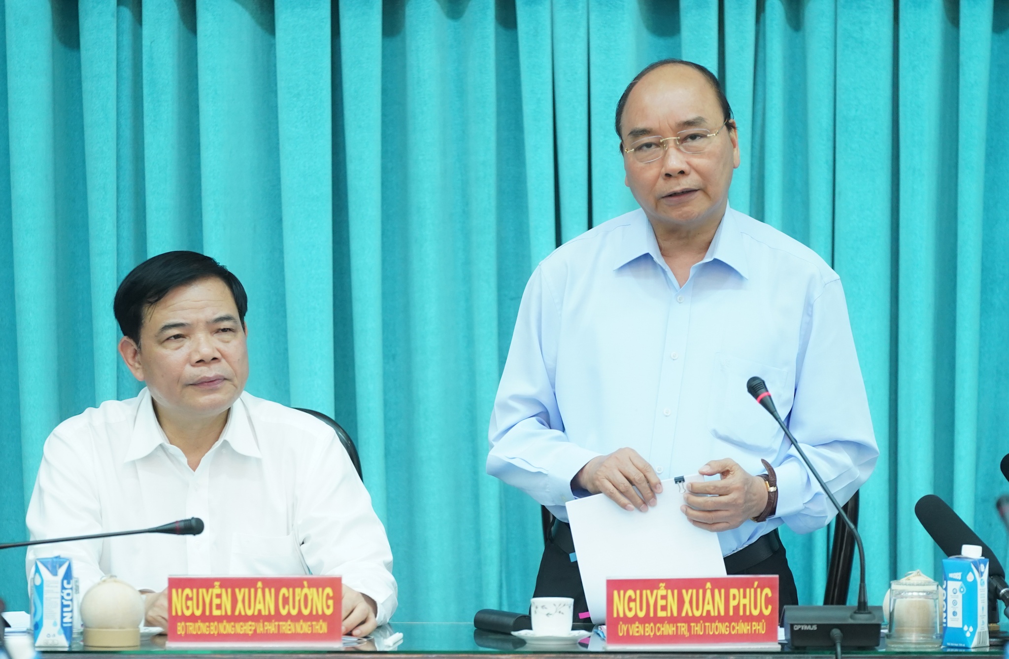 Thu tuong: Vaccine co san cua VN la tinh than kien cuong, vuot kho hinh anh