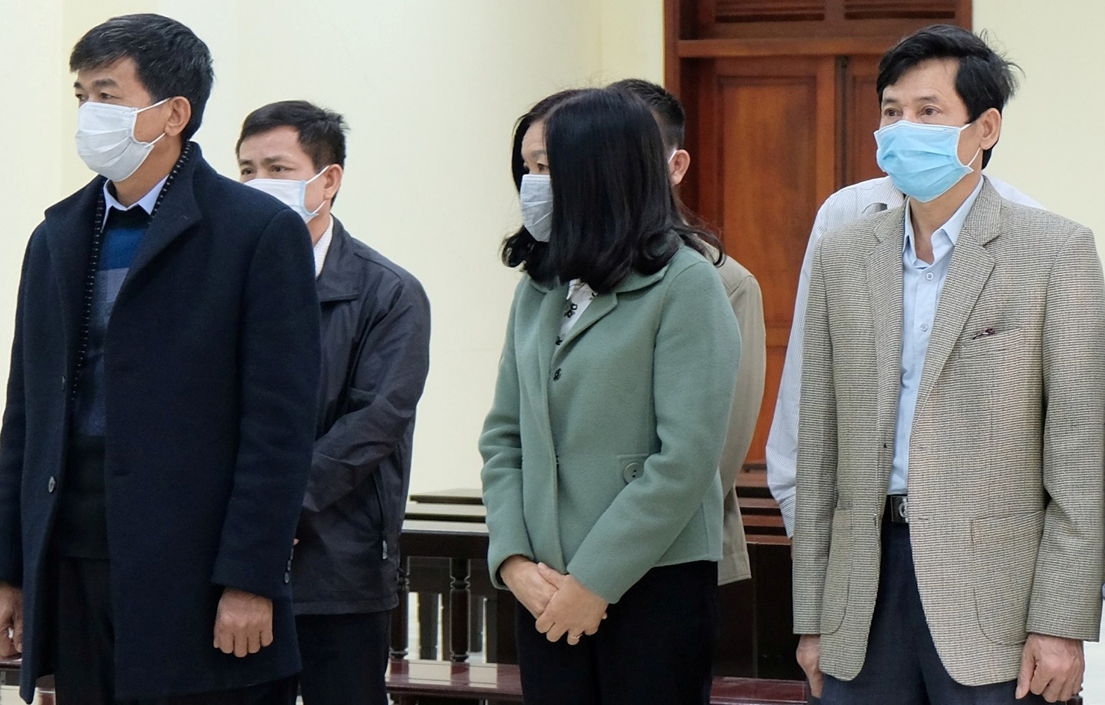 5 cuu can bo thanh tra nhan gan 600 trieu de bo qua sai pham hinh anh