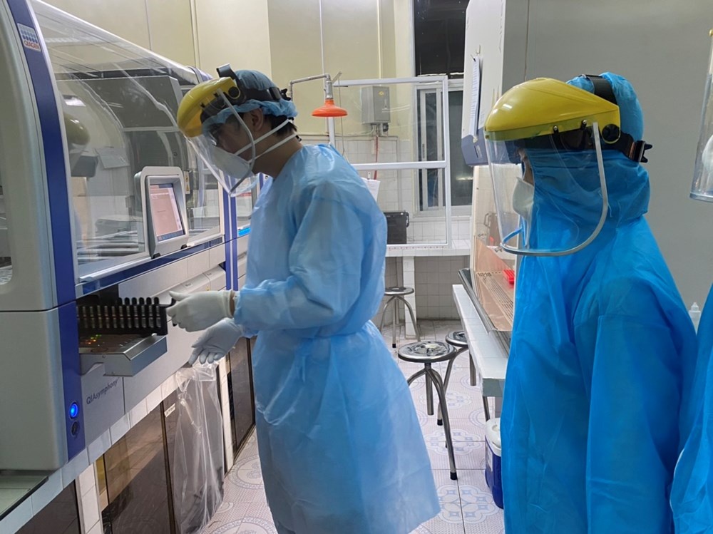 Hai Phong van hanh may xet nghiem Covid-19 hinh anh