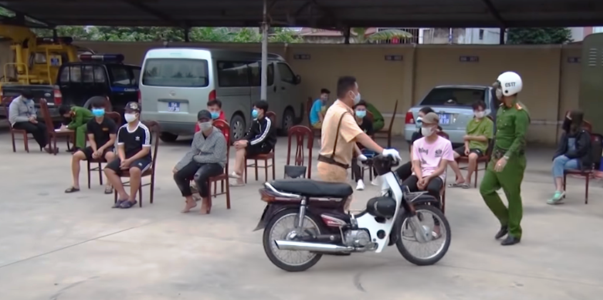 bat 26 thanh thieu nien dua xe anh 1