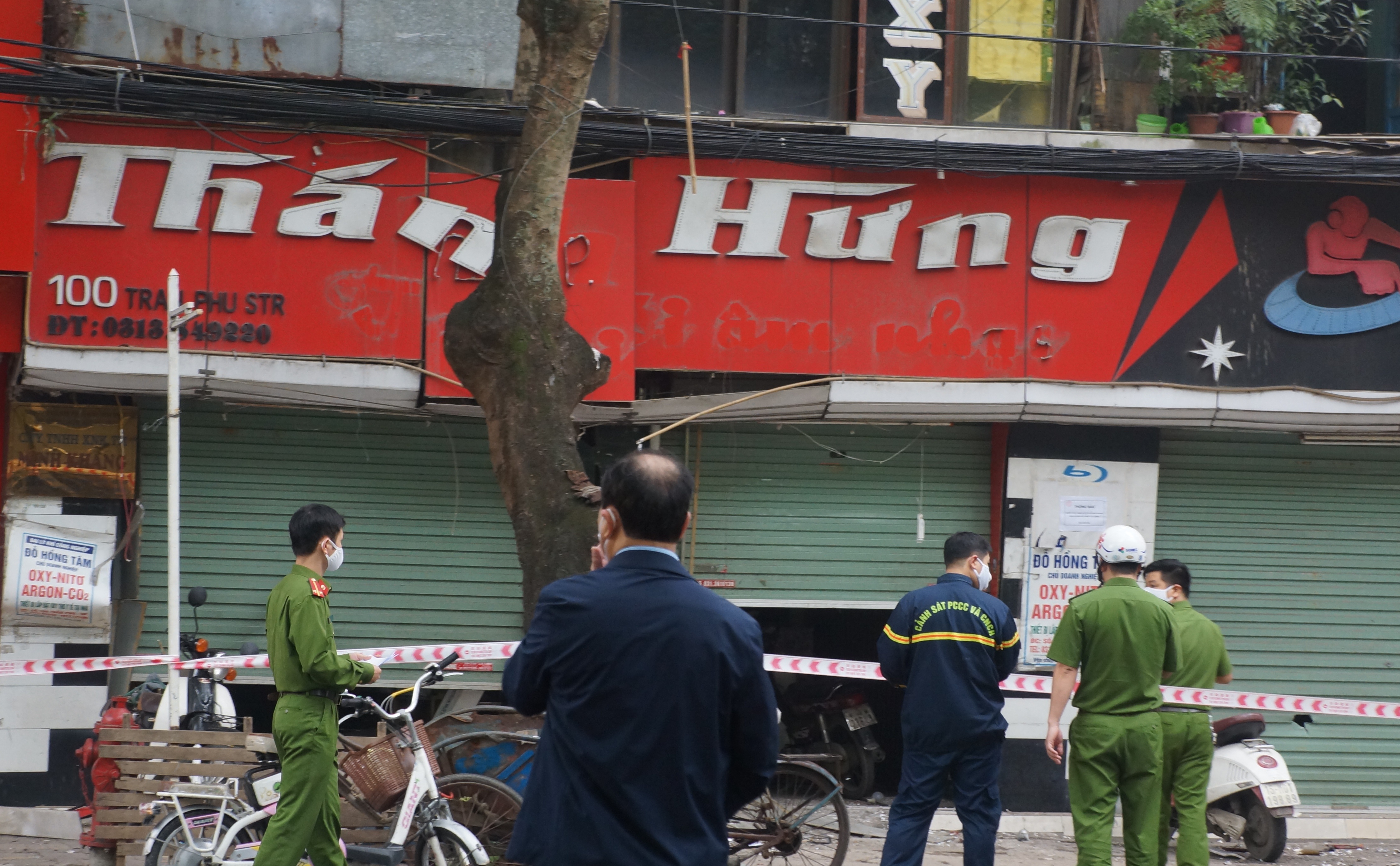 No lon o cua hang kinh doanh khi, 2 nguoi bi thuong hinh anh