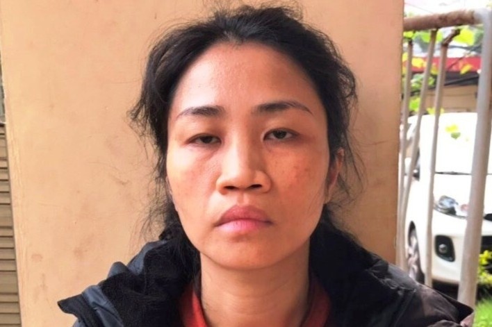 Khoi to nguoi phu nu khong chiu do than nhiet, tat cong an hinh anh