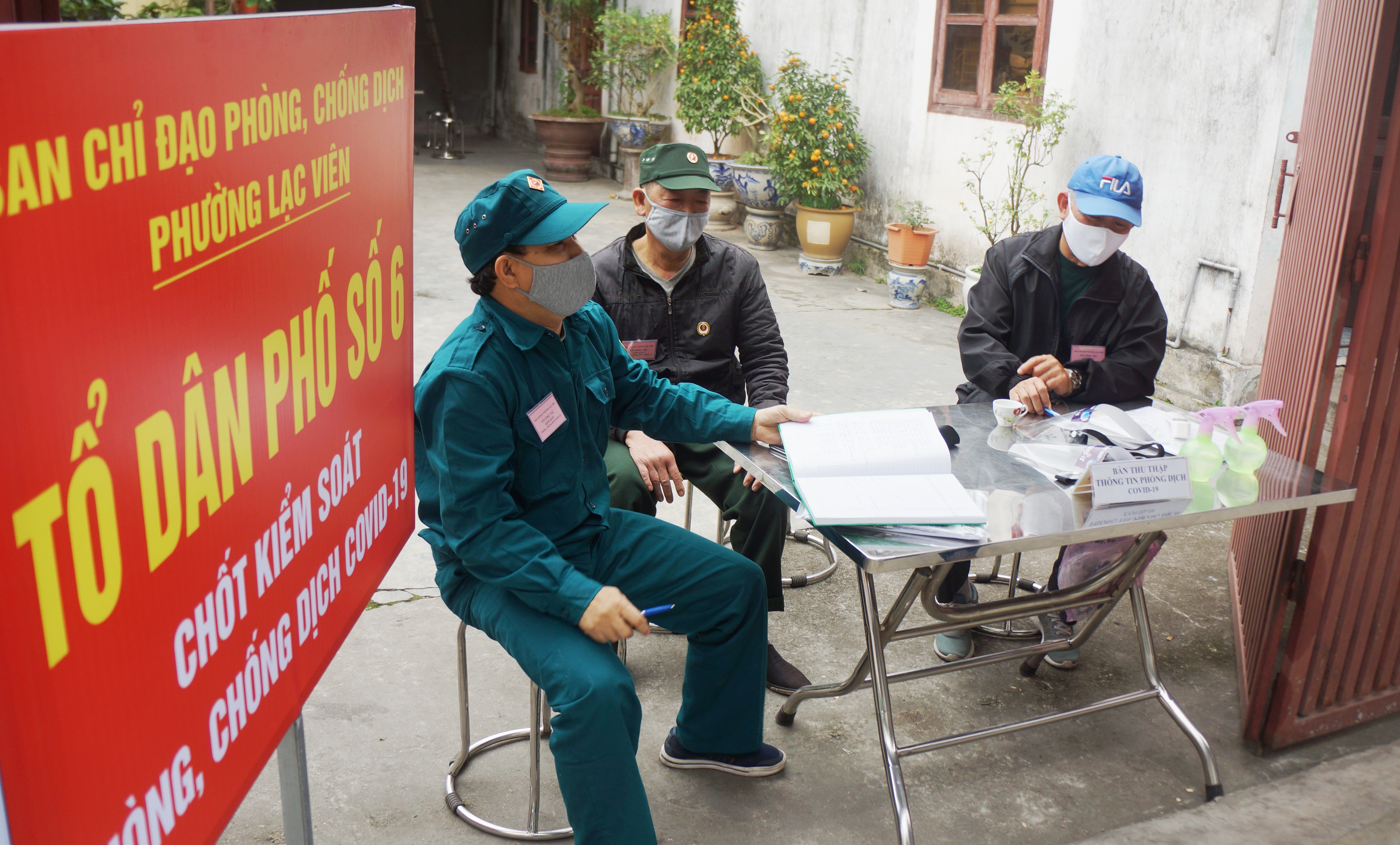 Hai Phong dung hoat dong 380 chot kiem soat Covid-19 hinh anh