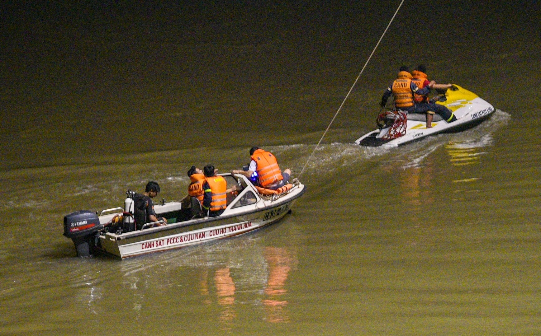 Truong phong Cuc Thue Thanh Hoa nhay cau do tram cam hinh anh