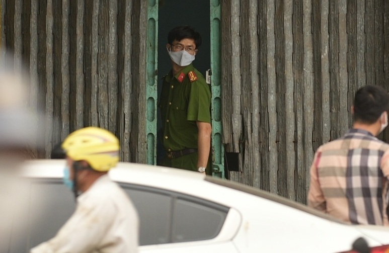 Dinh chi dieu tra vu chi cuc truong tu vong do uong ruou co cyanua hinh anh