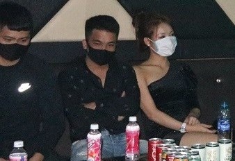 Quan karaoke o Do Son don hang chuc khach bat chap lenh cam hinh anh