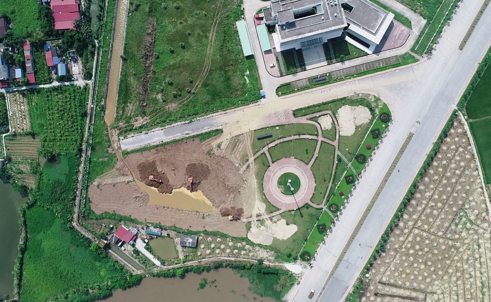 Doanh nghiep Trung Quoc pha do cong trinh giong 'duong luoi bo' hinh anh