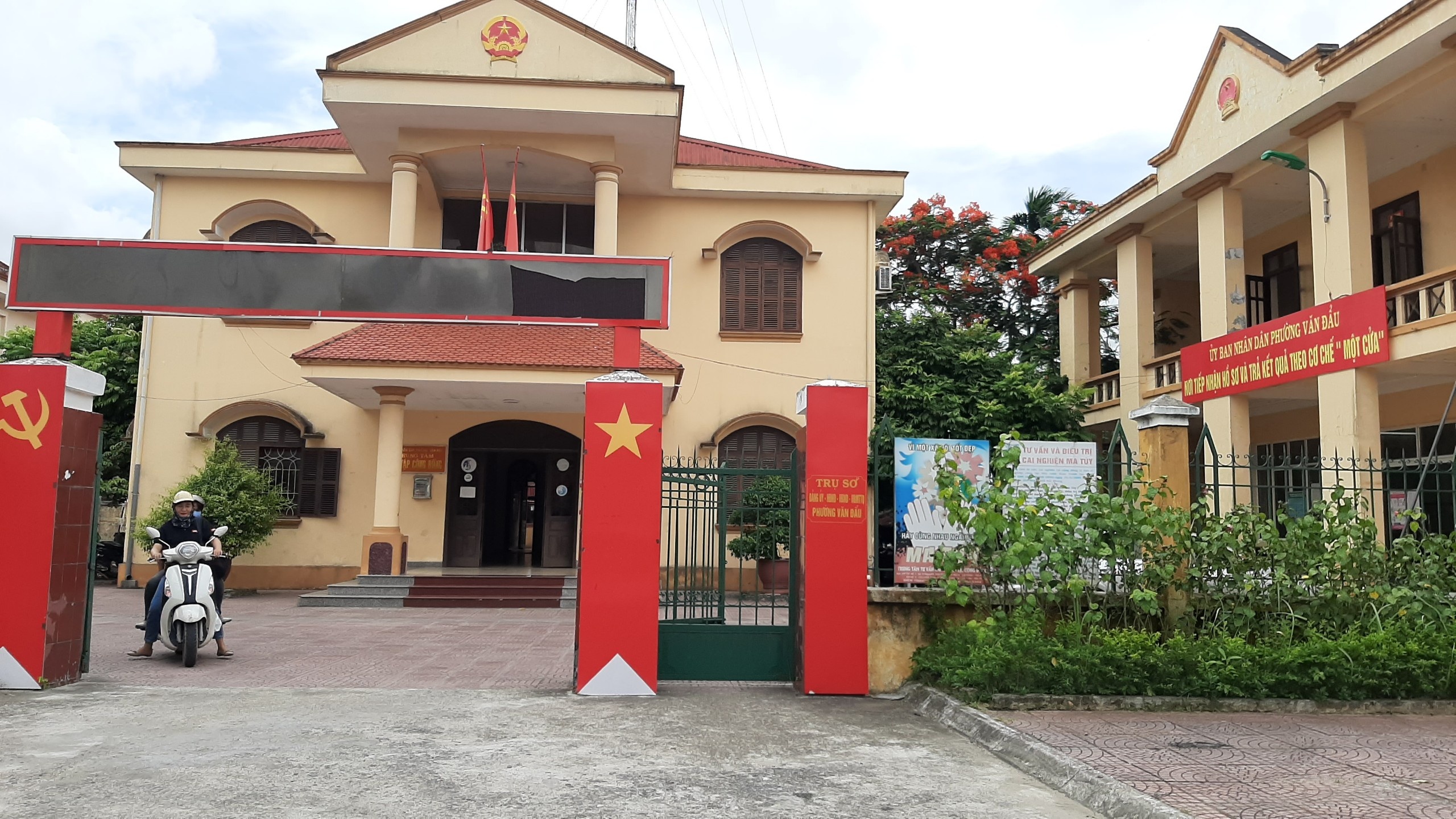 cán bộ phường bị chém ảnh 1 can bo phuong bi chem anh 1