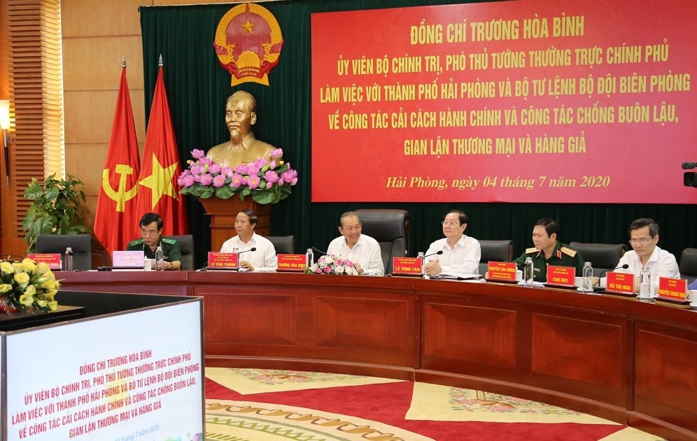 loai can bo tiep tay buon lau anh 1