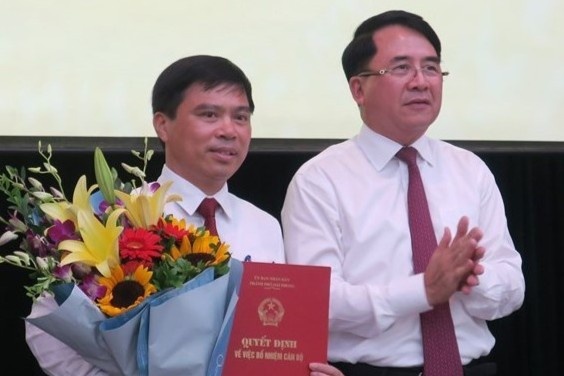 Chu tich quan bi khien trach ve lam pho giam doc so hinh anh