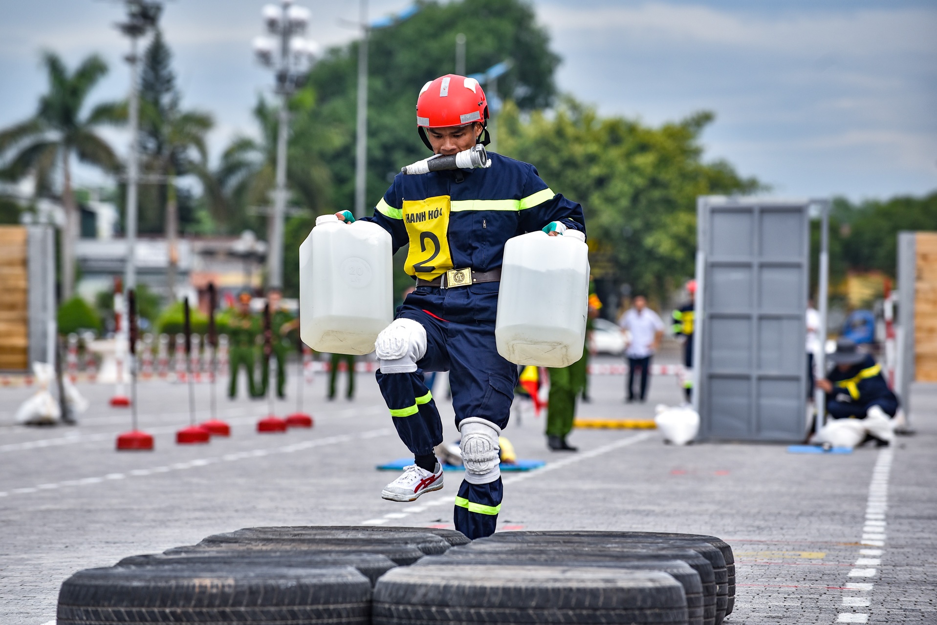 canh sat thi dap lua anh 5