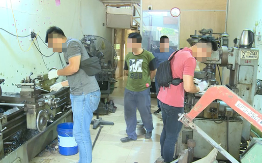 Xuong san xuat sung K59 o dat Cang bi triet pha the nao? hinh anh