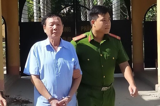 Bat nghi pham viet don thu nac danh boi nho nu bi thu hinh anh