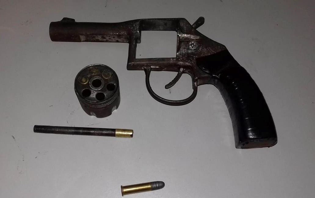 Thu 4 khau sung tai nha nguoi phu nu ban ma tuy hinh anh