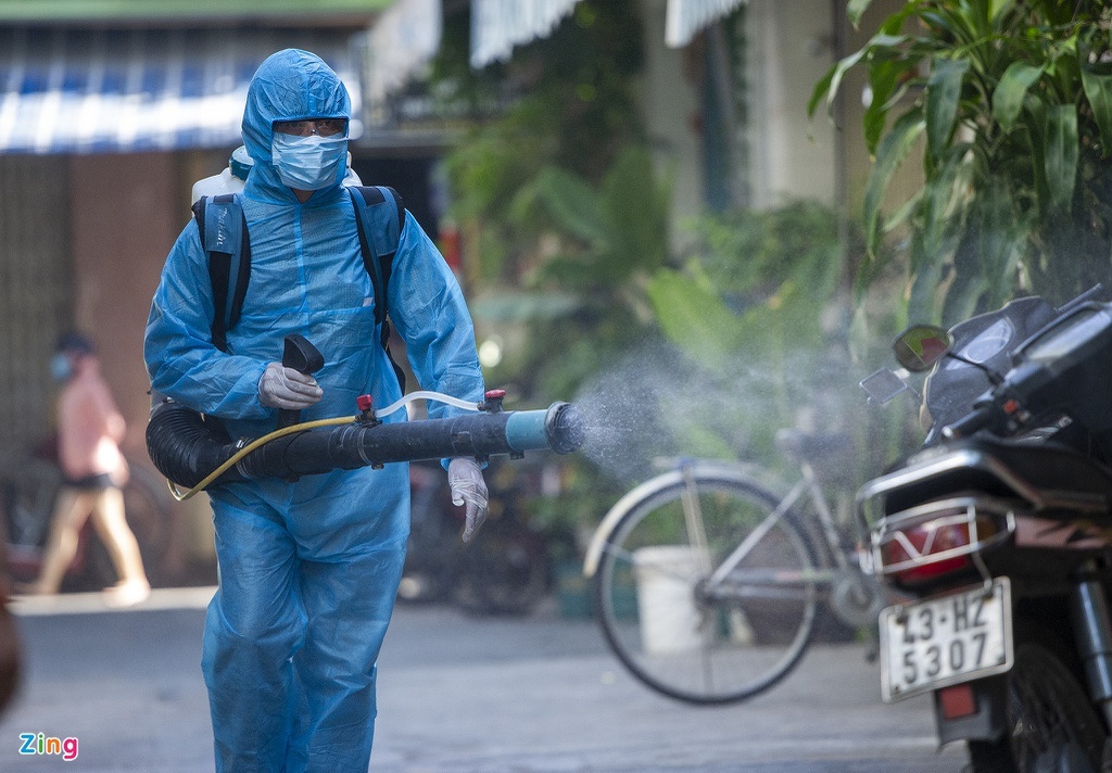 lanh dao Thai Binh di cong tac giua dich anh 1