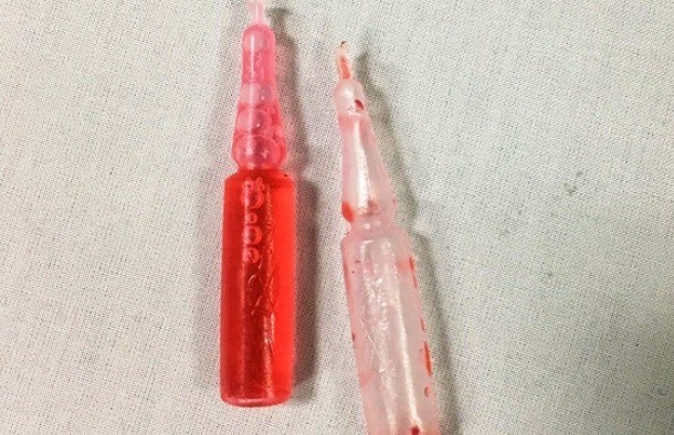 Tam giu ba noi de lam ro vu chau trai uong sua co chat doc hinh anh