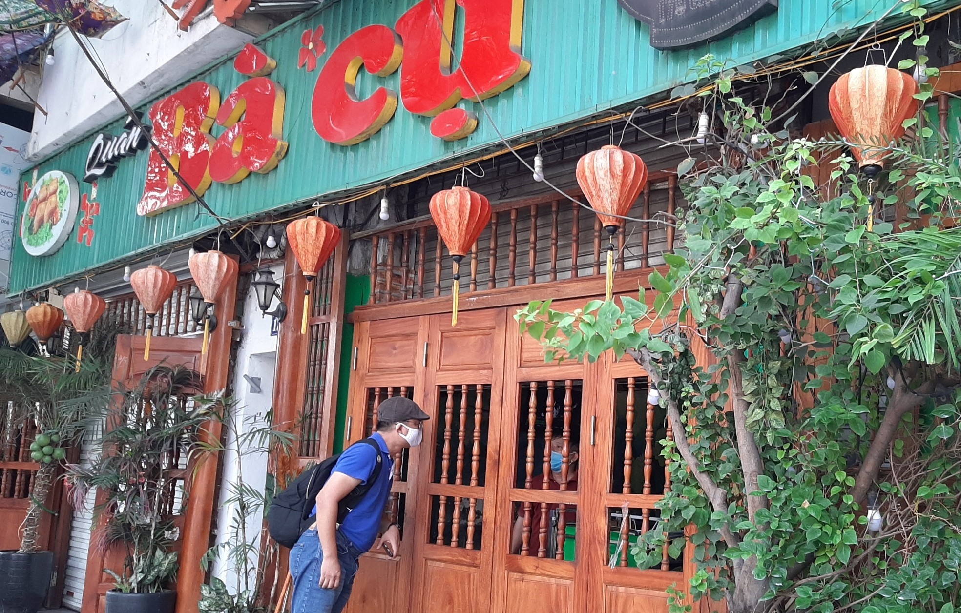 Hai Phong thong bao khan tim nguoi den quan banh da Ba Cu hinh anh