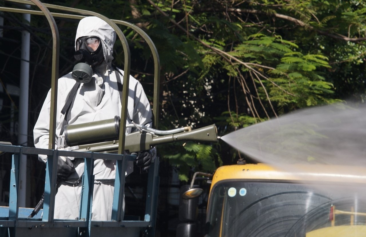 Quan doi phun khu khuan 700 km duong pho Hai Phong hinh anh