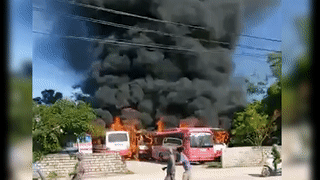 Hien truong vu 6 oto cho cong nhan bi thieu rui hinh anh