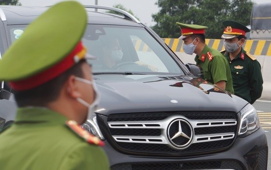 Hai Phong lap 6 chot kiem soat dich giap Hai Duong hinh anh