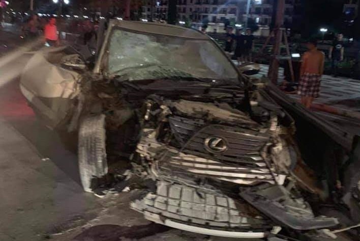 Tong chet cong an, tai xe Lexus bi khoi to hinh anh