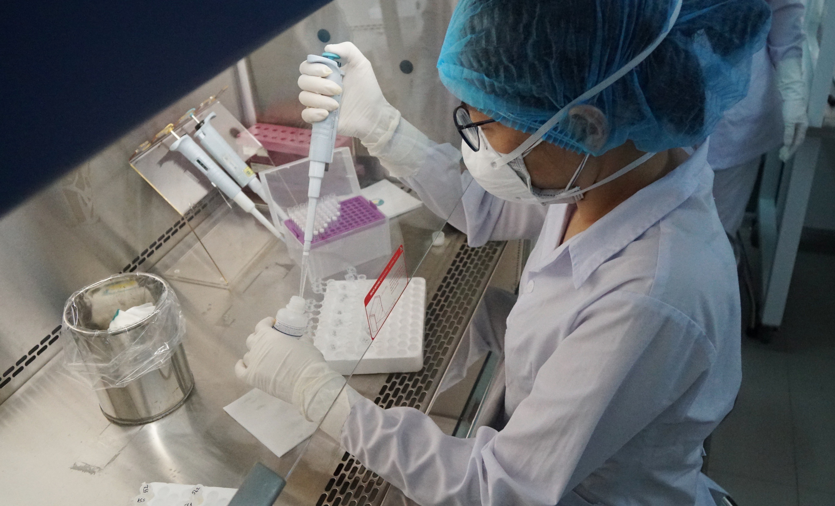 Noi xet nghiem sang loc Covid-19 o Hai Duong hinh anh