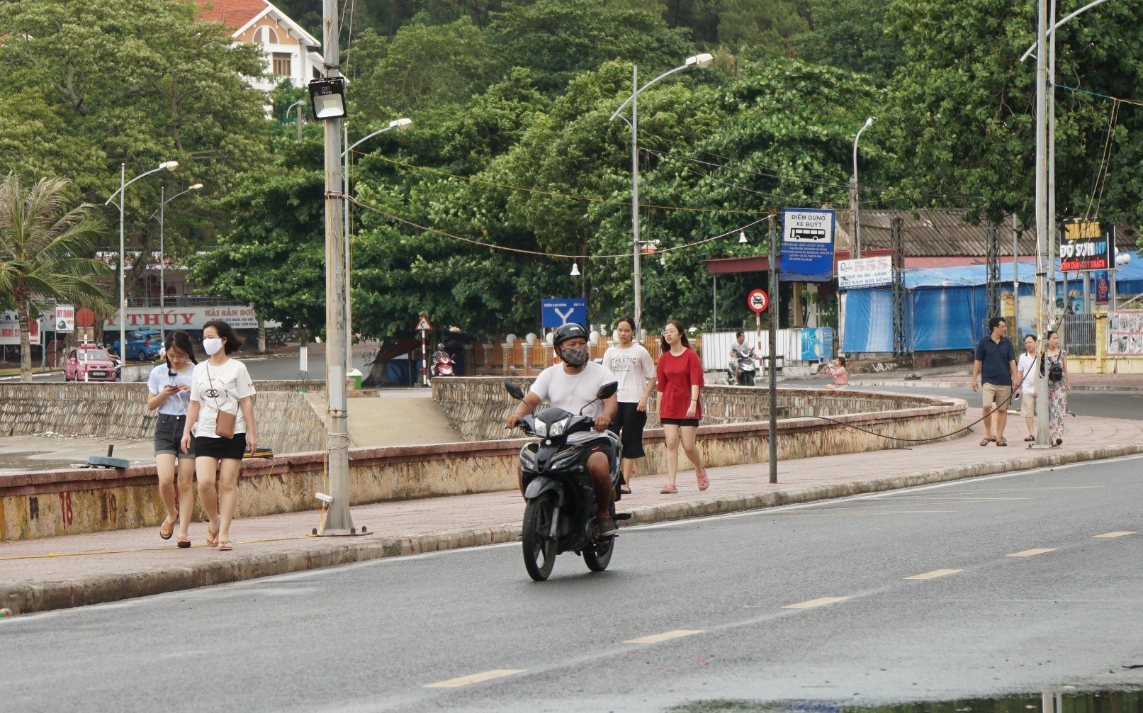 Do Son dung hoat dong dich vu anh 1