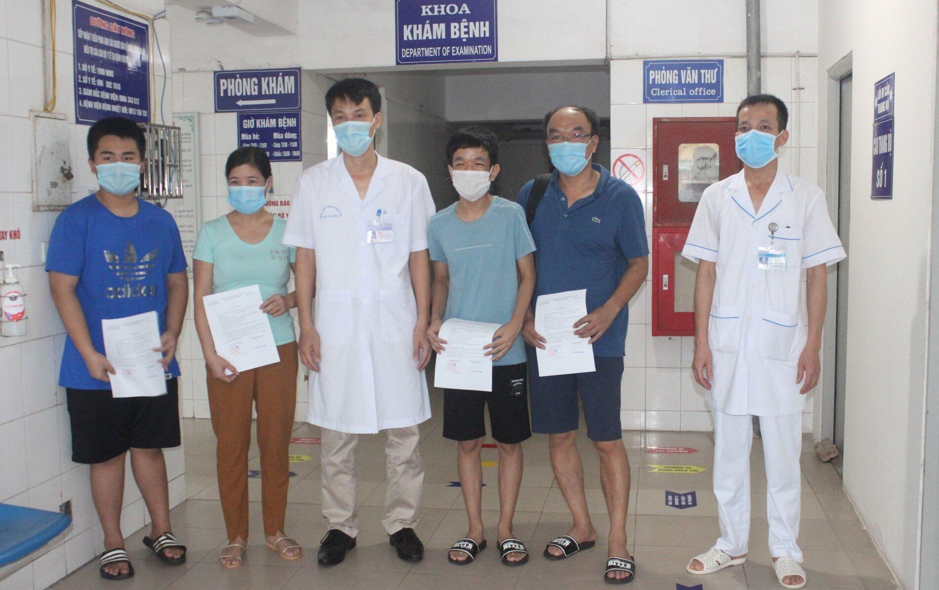 5 benh nhan covid-19 xuat vien anh 1