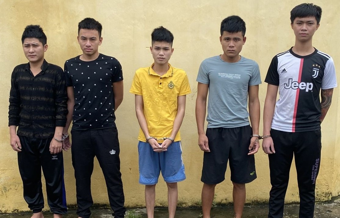 Hai nhóm hỗn chiến ảnh 1 Hai nhom hon chien anh 1