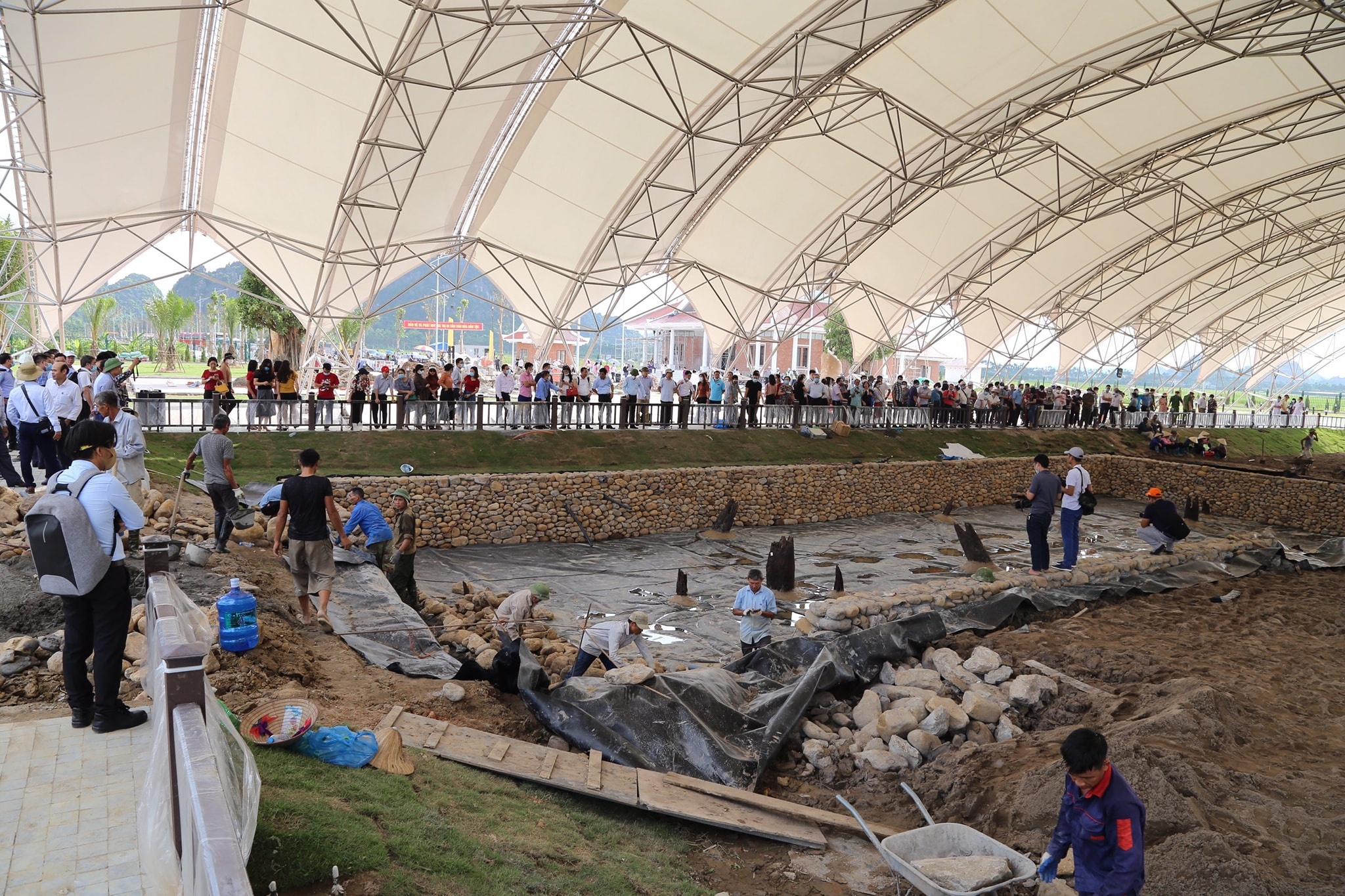 tranh cai xac dinh nien dai bai coc anh 1