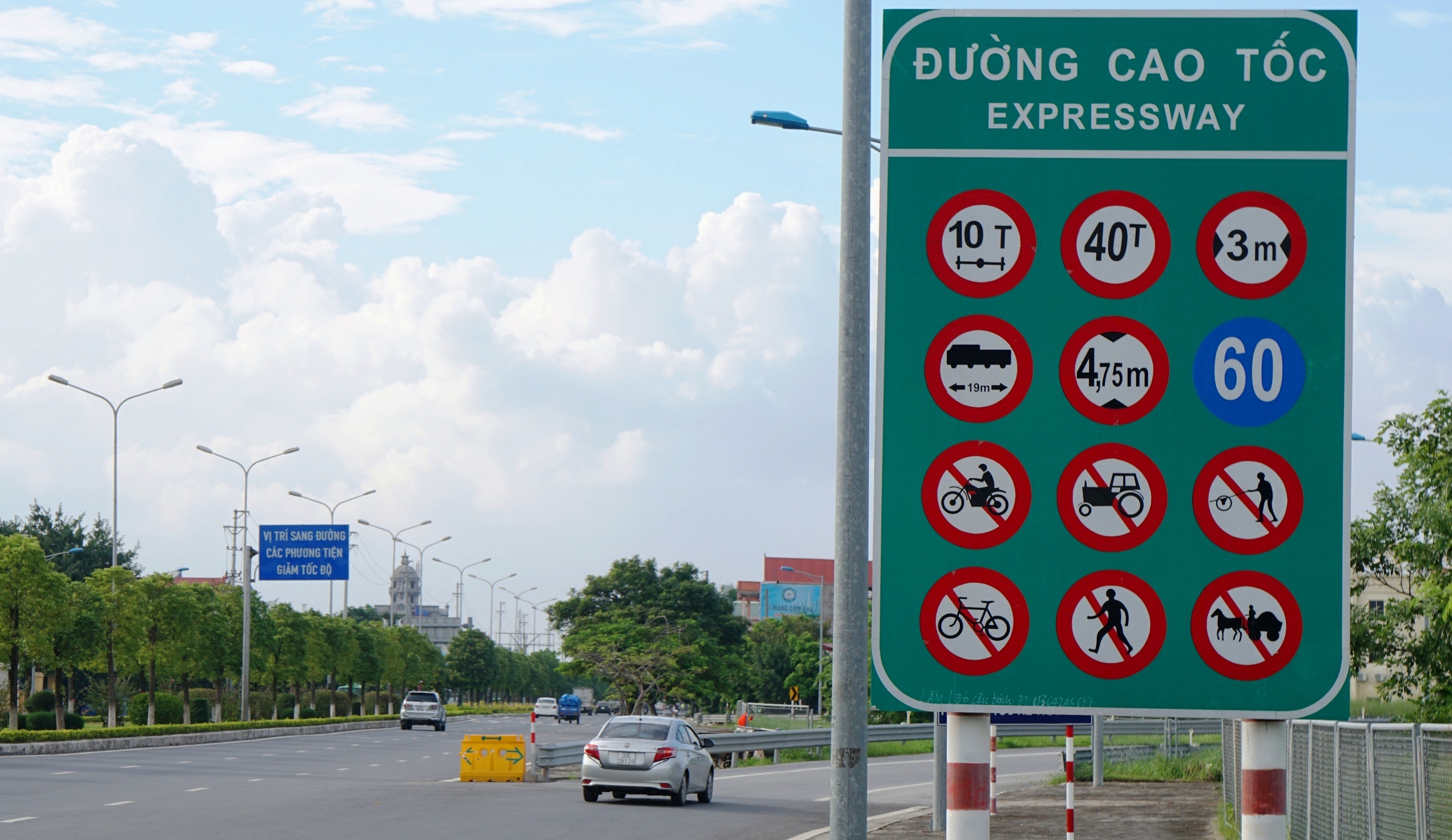 giao thong cua ngo Hai Phong anh 7