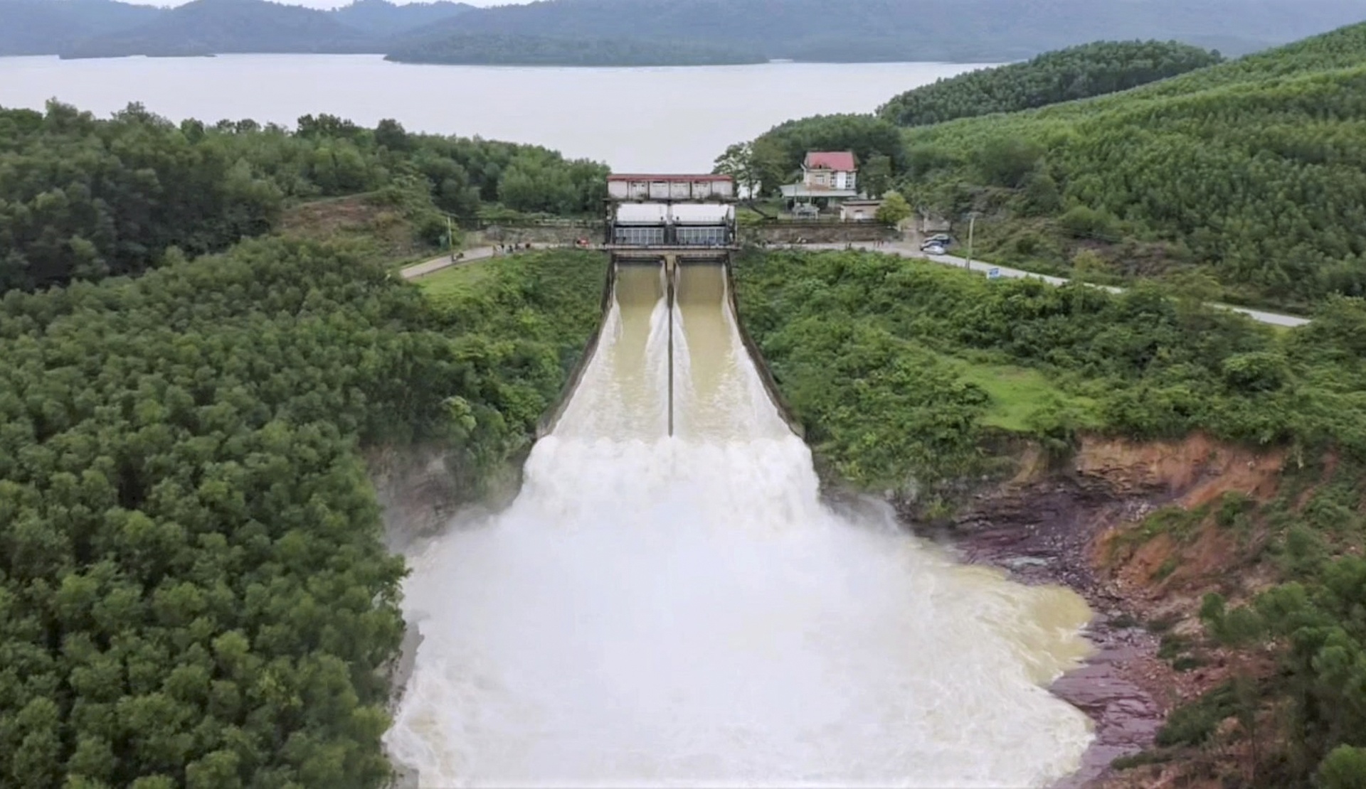 ho Ke Go lien tuc dieu chinh xa anh 1