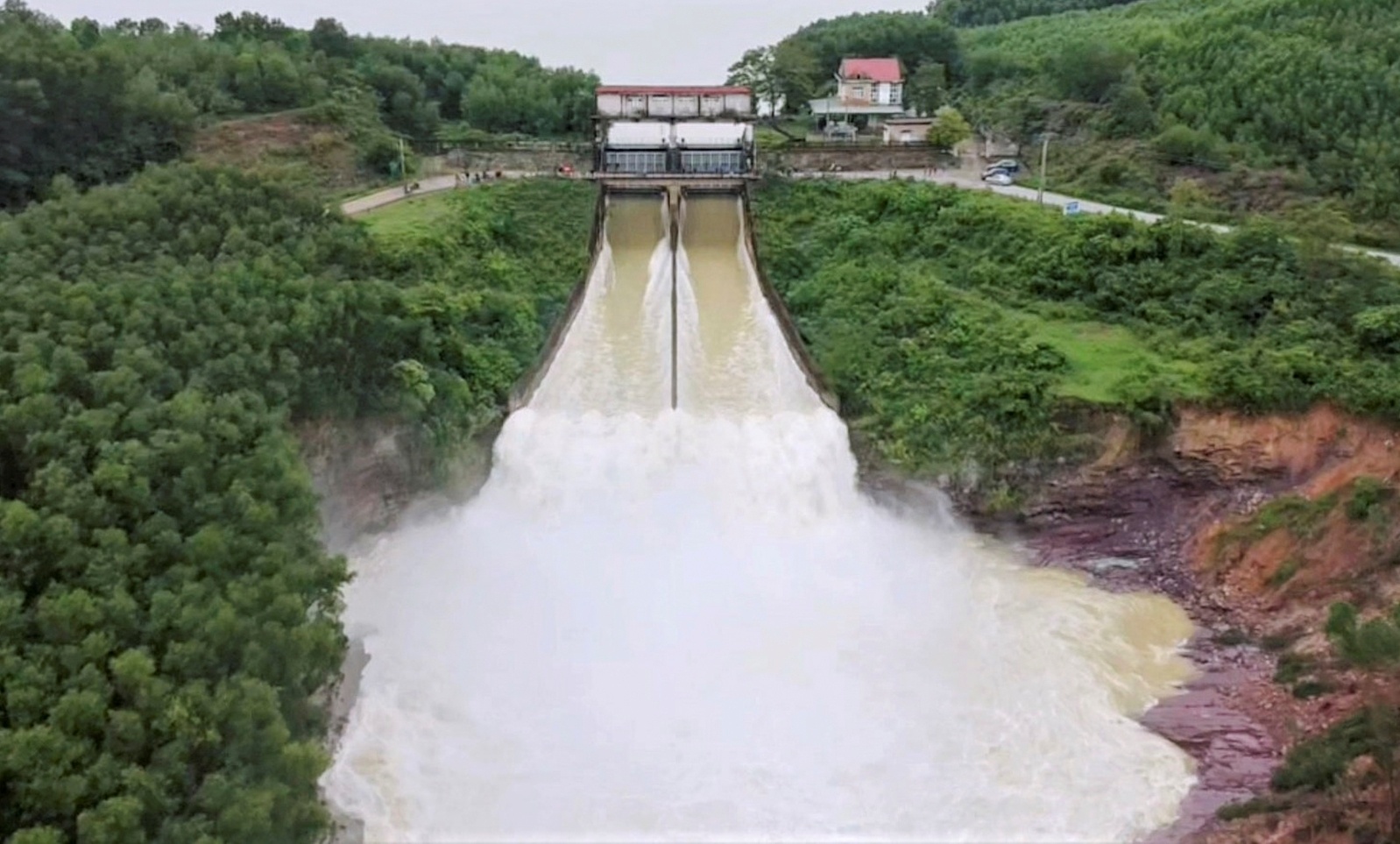 Vi sao ho Ke Go lien tuc dieu chinh luong xa? hinh anh