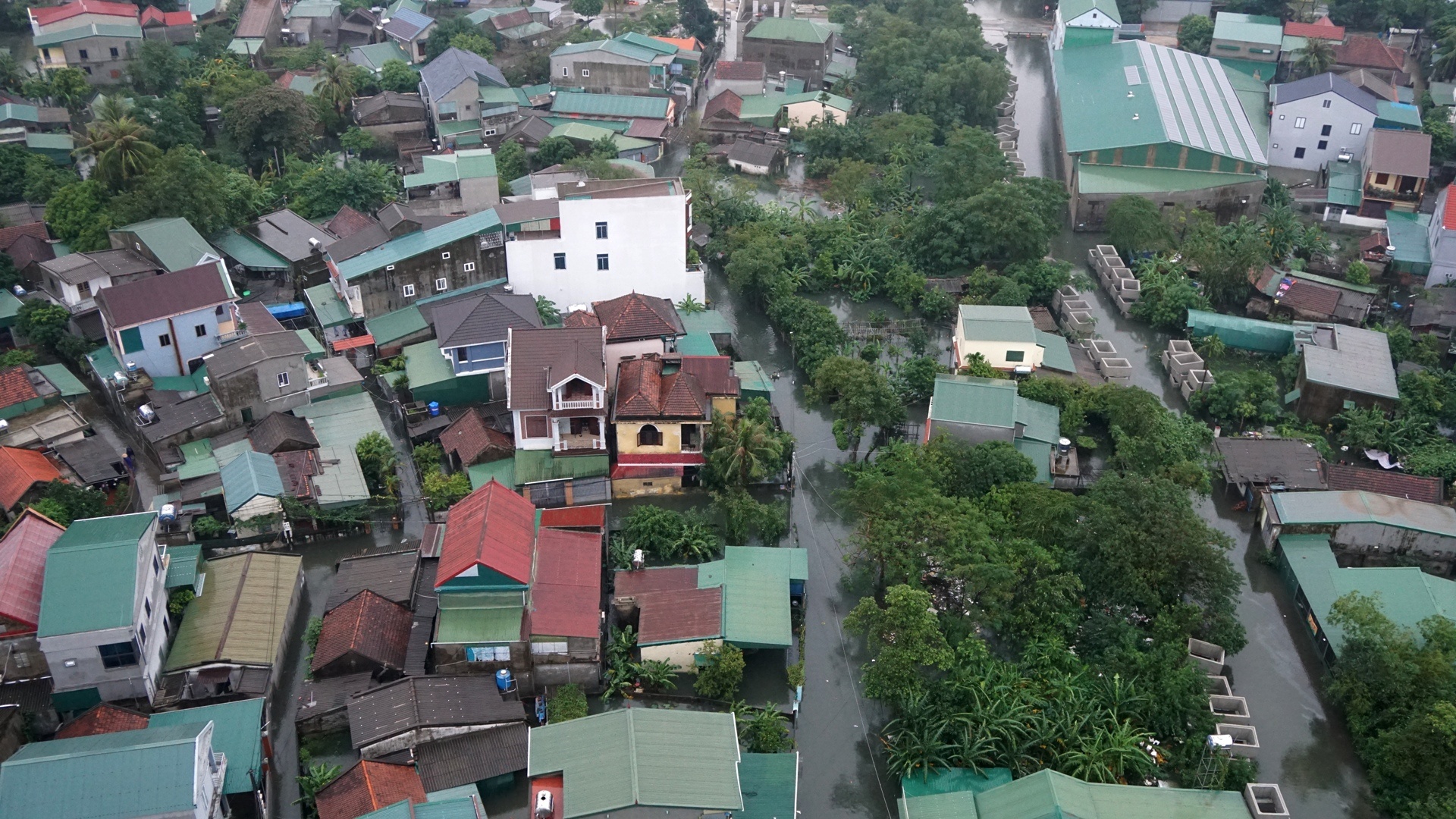 giai cuu nguoi Vinh mac ket anh 1