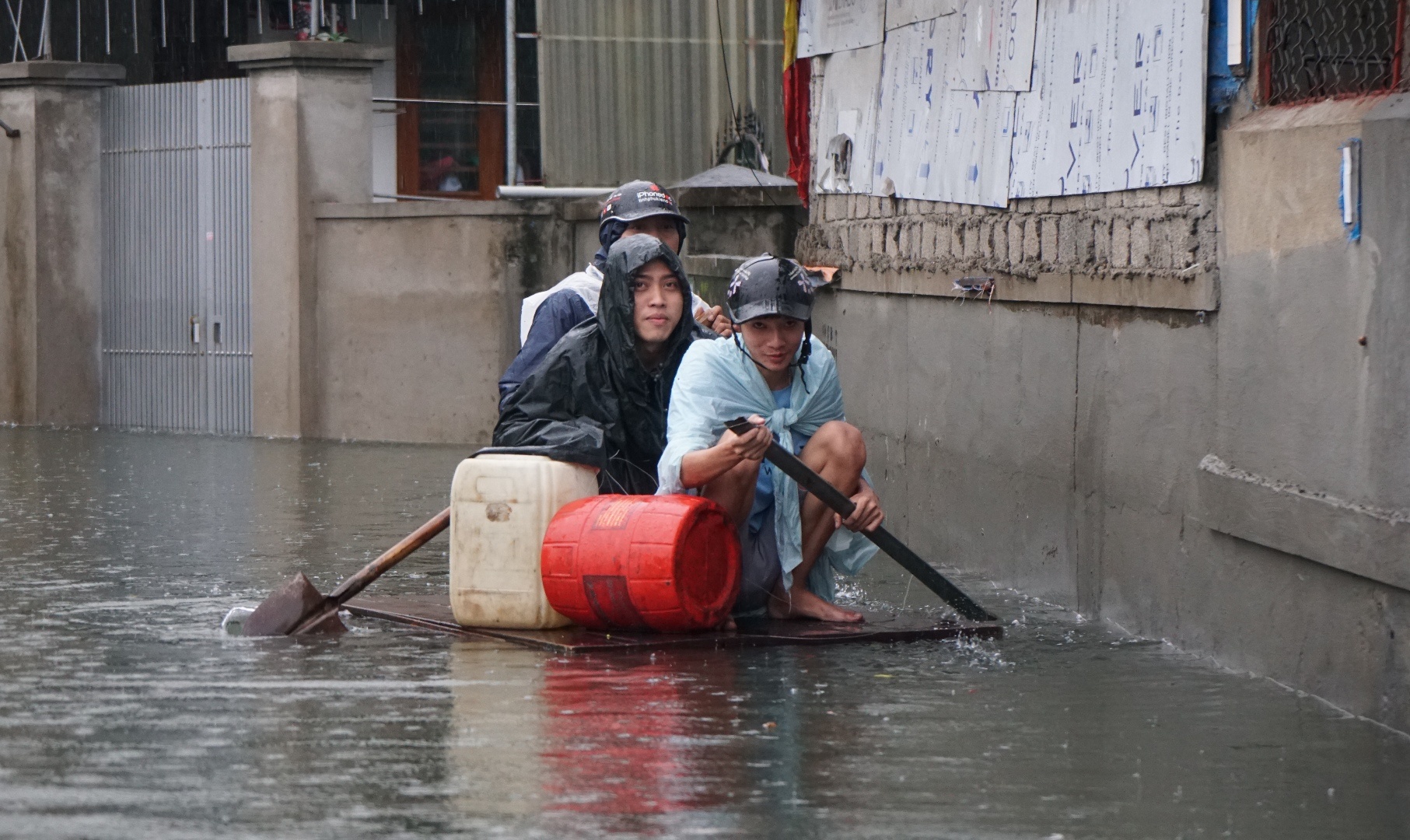 giai cuu nguoi Vinh mac ket anh 10