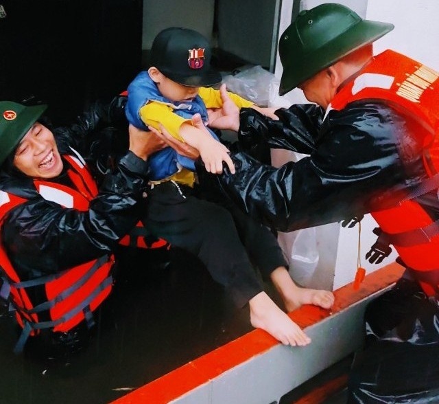 giai cuu nguoi Vinh mac ket anh 5