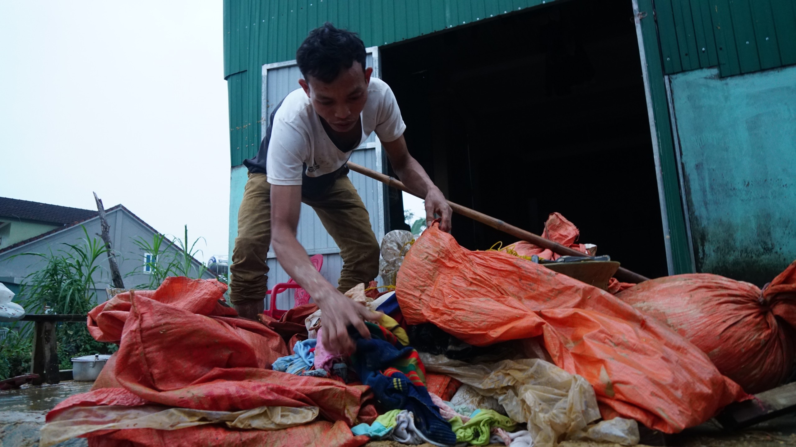 can tien dua vo di de anh 2