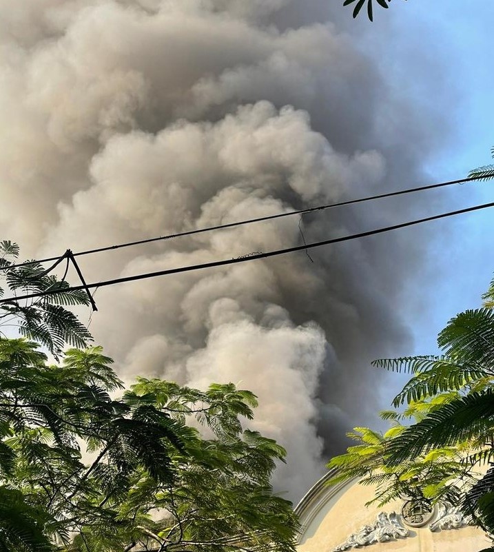 giai cuu cu ba khoi dam chay anh 1