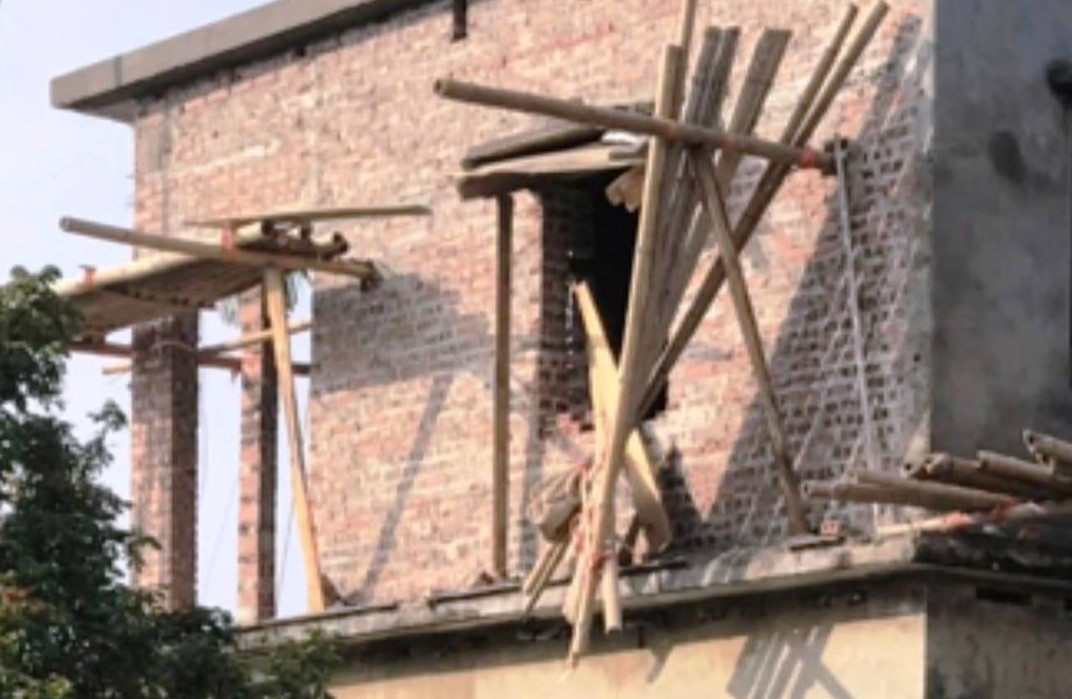 Sap gian giao, 3 nguoi chet hinh anh